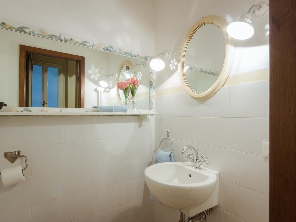 Charming Suite Ponte Vecchio Florence Exterior photo