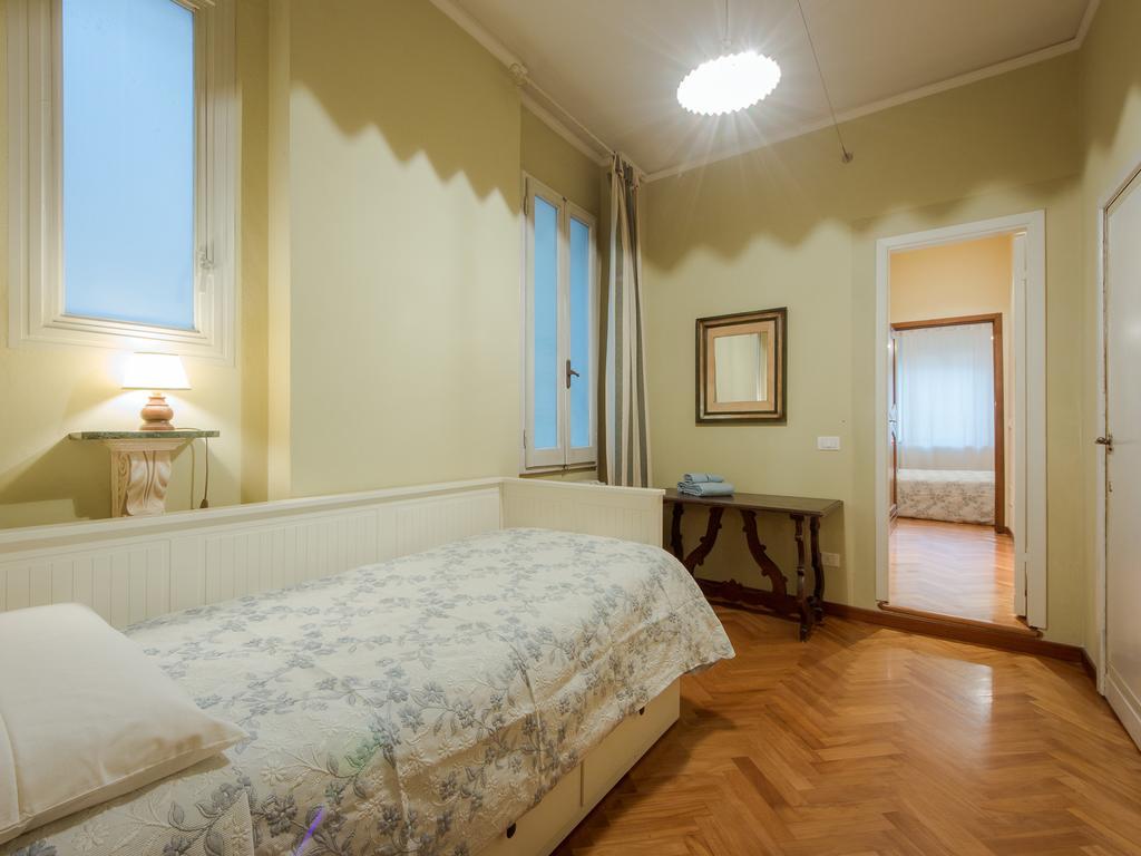 Charming Suite Ponte Vecchio Florence Exterior photo